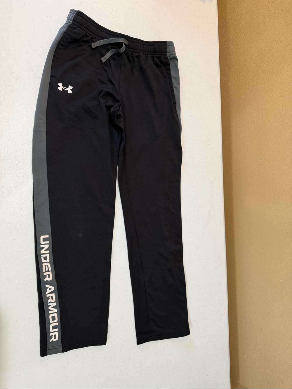 Under Armour Boys Black & Gray Logo Track Joggers